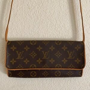 LOUIS VUITTON Twin Pochette GM Handbag Clutch Crossbody in EUC Authentic